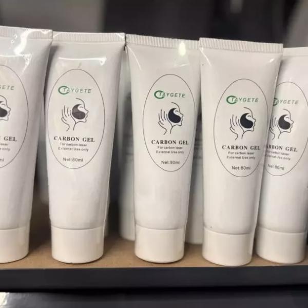 1 Mascarilla de Carbón (Hollywood Peel)